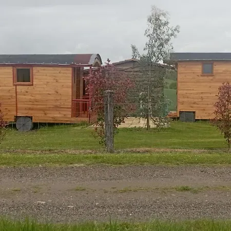 Les Roulottes A La Campagne Фермерский дом *